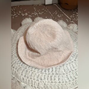 Light pink bucket hat💓- barely worn